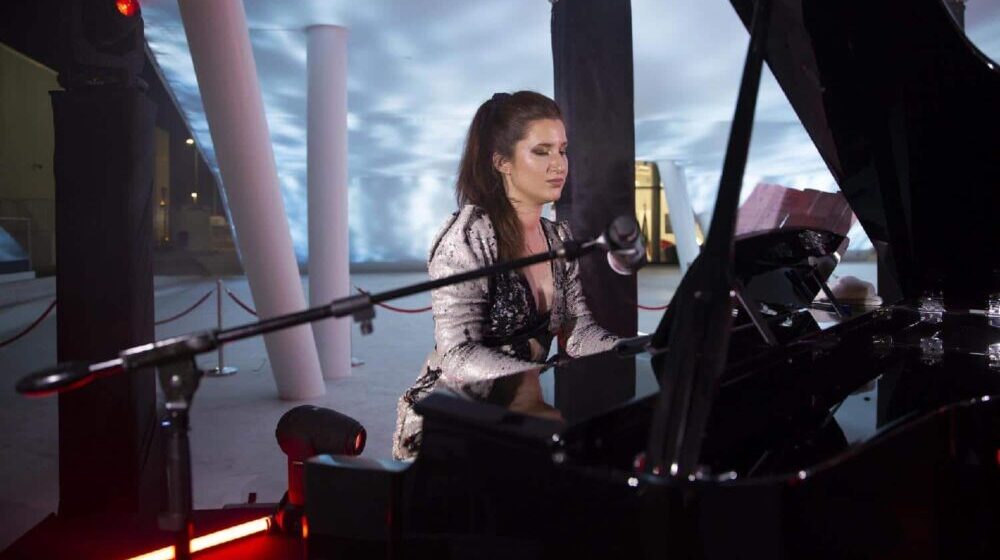 Umetnički duo "Tašana" održao dva koncerta na Paviljonu Srbije na izložbi “Expo 2020” u Dubaiju 1