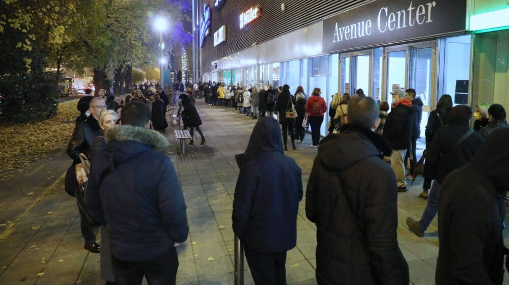 Protesti u Zagrebu, Plenkoviću vikali: "M'rš iz Hrvatske, smeće!" 1