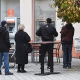 Još 3.033 novoobolela, 54 preminula, 201 na respiratorima 11