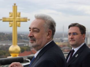 NIKOLA SALAKOVIC I ZDRAVKO KRIVOKAPIC OBISLI HRAM SVETOG SAVE Krivokapić obišao Hram Svetog Save sa Selakovićem 2