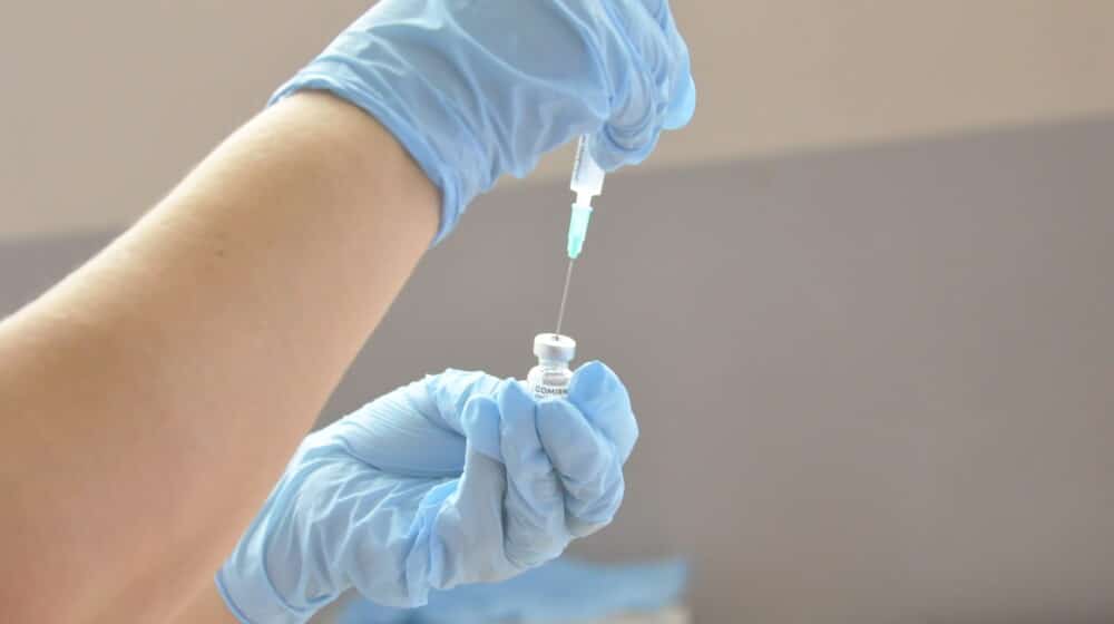 SZO: Vakcine bi trebalo da budu efikasne protiv omikron soja korona virusa 1