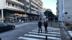 Ćorović i Jaćimović puštene iz pritvora nakon privođenja zbog bacanja jaja na mural Mladiću 8