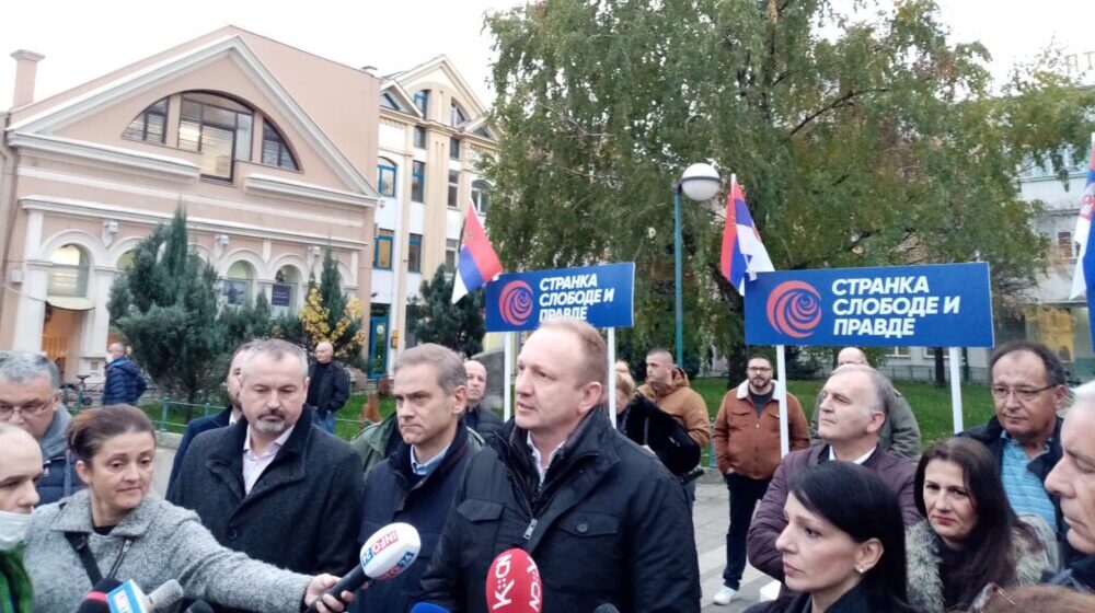 Šta su predstavnici rukovodstva Stranke slobode i pravde rekli ljudima u Šapcu 1