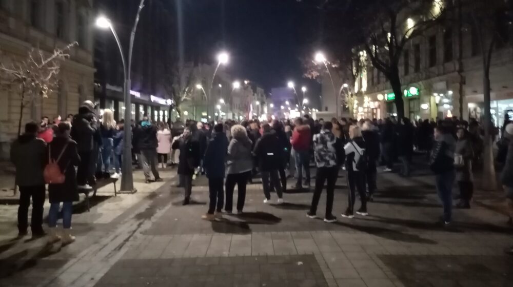 Protest protiv policije u Šapcu: Hapšenje za huligane i nasilnike  1