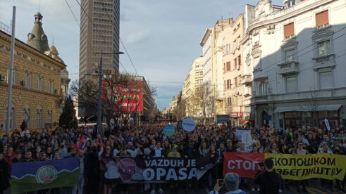 Hiljade građana na protestu "za bezopasan vazduh" na Terazijama 5