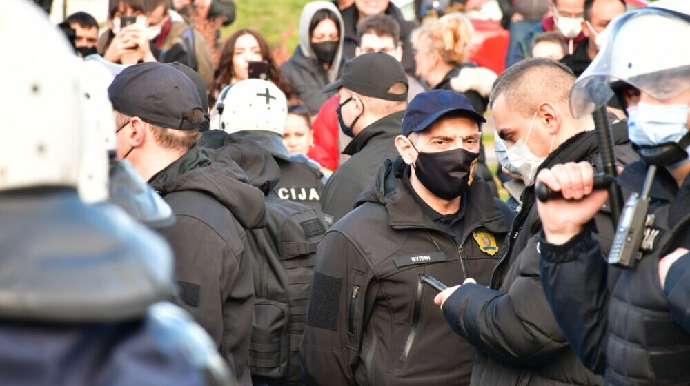 Zašto je ministar Vulin izašao na mesto blokade auto-puta? 1