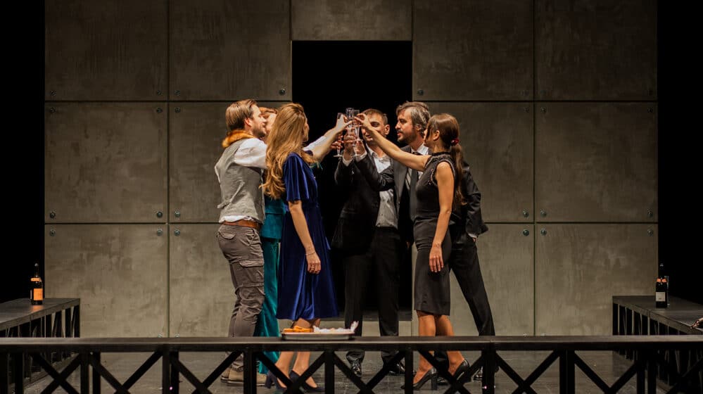 Ovacije predstavi „Pristanak“ u Ateljeu 212 1