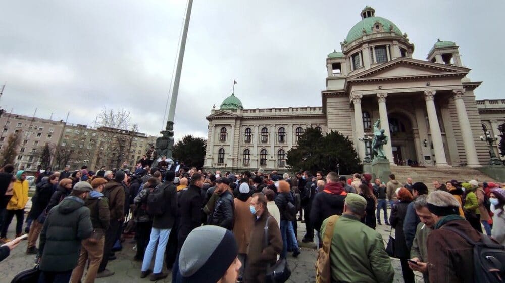 Predat zahtev Skupštini Srbije za povlačenje izmena Zakona o eksproprijaciji (VIDEO) 1