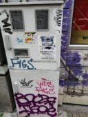 Nalepnice sa natpisom “Ratko Mladić osuđen za genocid” u centru Beograda (FOTO) 2