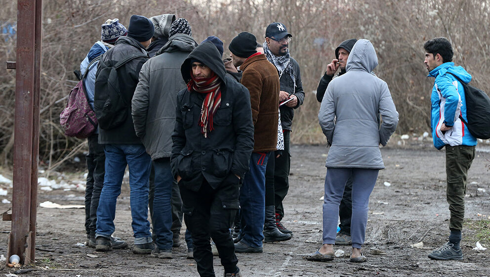 Oko 600 migranata sprečeno da uđe u Grčku 1