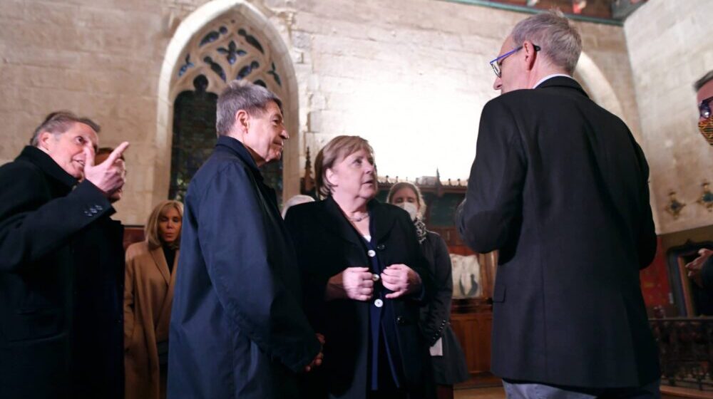 Merkel u oproštajnoj poseti Francuskoj posle 16 godina 1