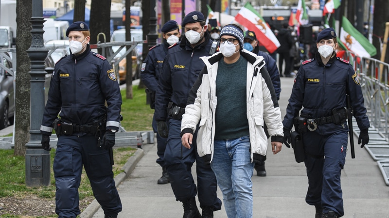 U Austriji uhapšeno 15 osumnjičenih da su krijumčarili migrante od granice Srbije i Mađarske 1