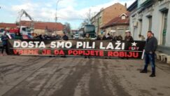 Blokade puteva u Srbiji zbog Zakona o referendumu, problemi sa policijom (FOTO, VIDEO) 49