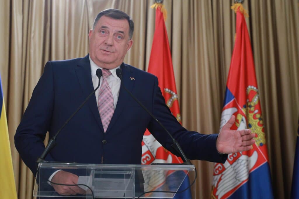 Orban usamljen u podršci Dodiku 2