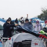 Na severu Francuske evakuisan kamp sa 1.000 migranata 1