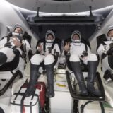 Astronauti uspešno sleteli na Zemlju 4