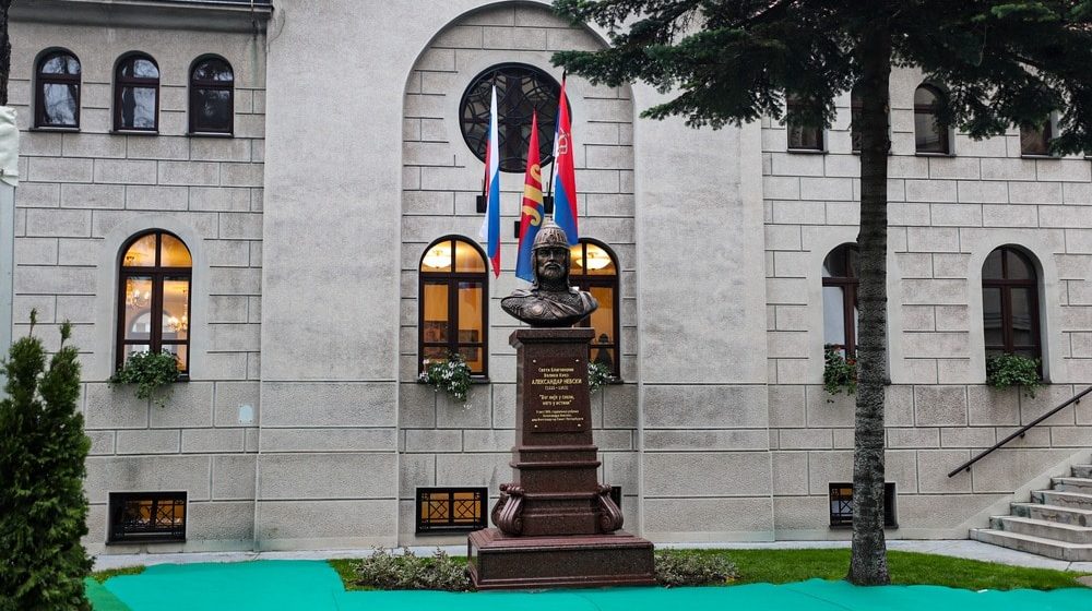 Rusi poklonili česticu moštiju Aleksandra Nevskog crkvi čiji je ktitor bio Dragan Marković Palma 1