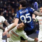 Inter siguran protiv Šahtjora, Ajaks nastavio pobednički niz 12