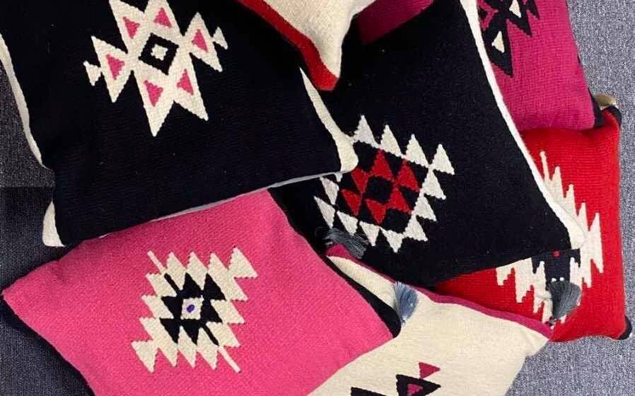 Na Svetskoj izložbi “EXPO 2020 Dubai” i klečani jastuci iz kladovske “Misije kreativa” 1