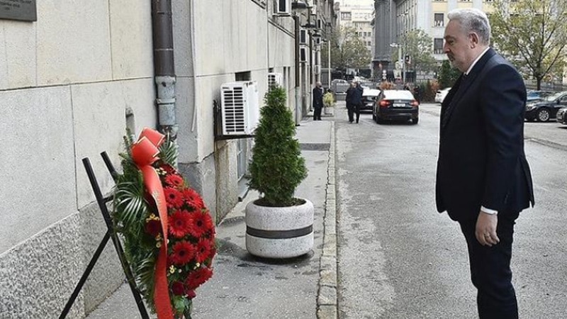 DPS: Krivokapićevo polaganje cveća na spomen ploču besramno licemerje 1