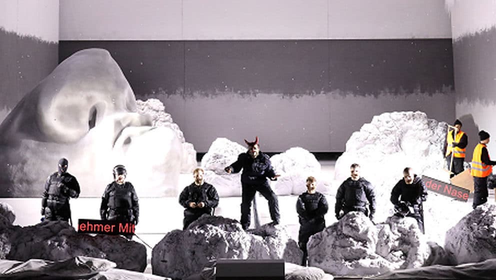 Premijera Šostakovičeve opere "Nos" po Gogolju - Distopijska postavka Kirila Serebrenikova 1 Premijera Šostakovičeve opere "Nos" po Gogolju - Distopijska postavka Kirila Serebrenikova 1