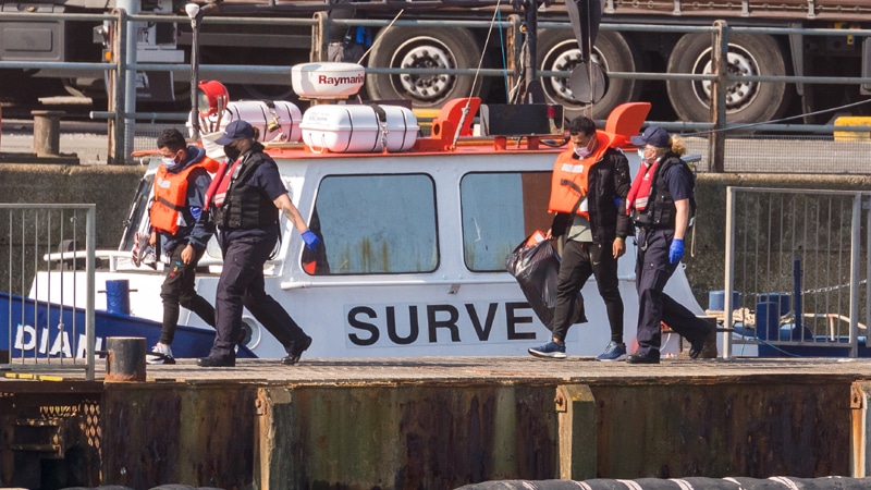 Najmanje 30 migranata stradalo u Lamanšu, uhapšena četvorica krijumčara 1