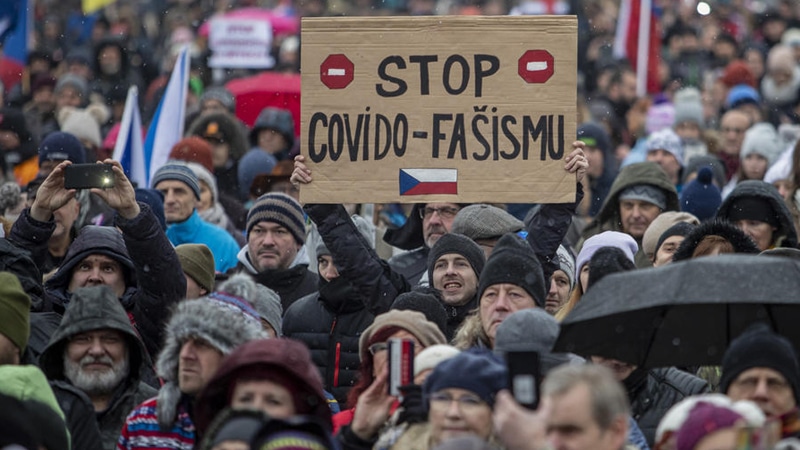Protest u Pragu protiv epidemioloških mera 1