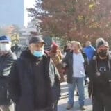 Protest ispred američke ambasade u Sarajevu: Građani traže Bajdenovu pomoć u rešavanju krize u BiH 14