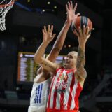 Tavares "zakucao" Zvezdu 8