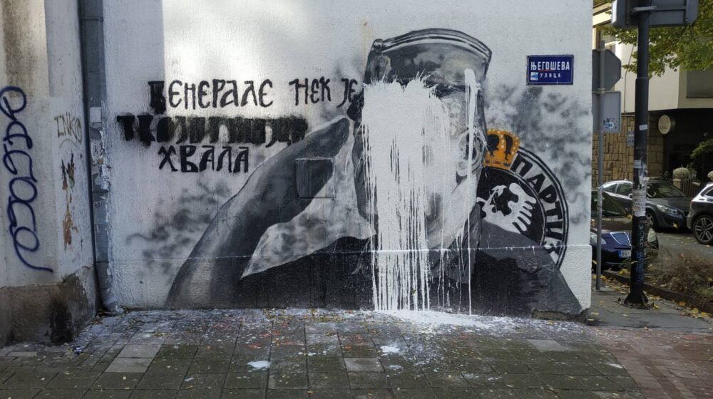 Inspekcija naložila stanarima da uklone mural Ratku Mladiću 1