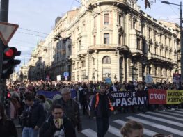 Hiljade građana na protestu "za bezopasan vazduh" na Terazijama 28
