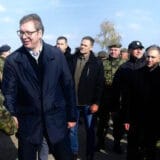 Vučić: Potrebno da nastavimo sa ulaganjem u modernizaciju Vojske Srbije 1