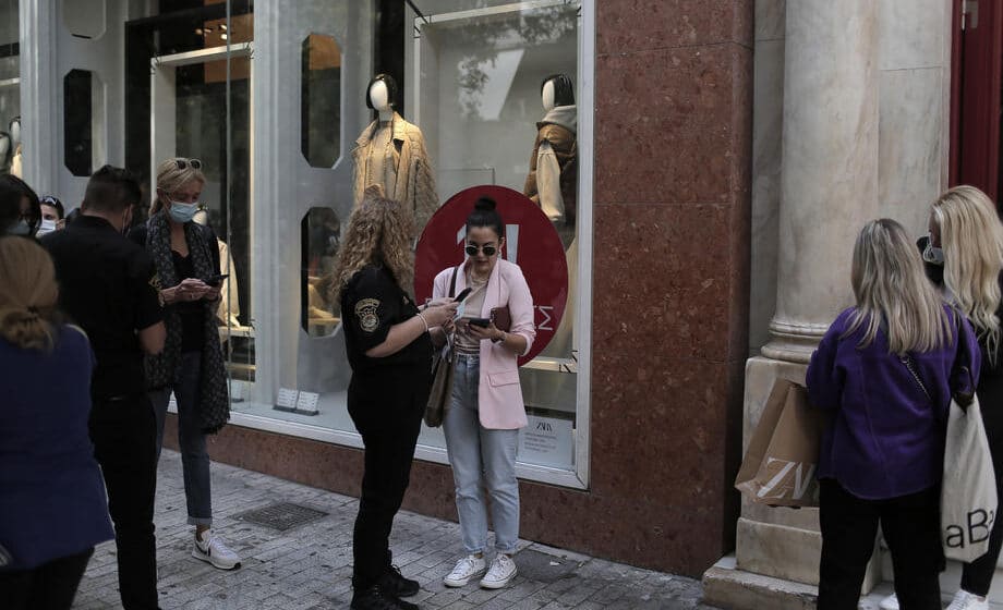 U Grčkoj sve veći broj zaraženih, ali i prijavljenih za vakcinaciju 1