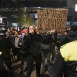 Policija u Hagu rasterala protivnike uvođenja mera zbog korona virusa 6