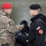 Na jezeru Perućac održana zajednička obuka Žandarmerije Srbije i antiterorističke jedinice RS (FOTO) 10