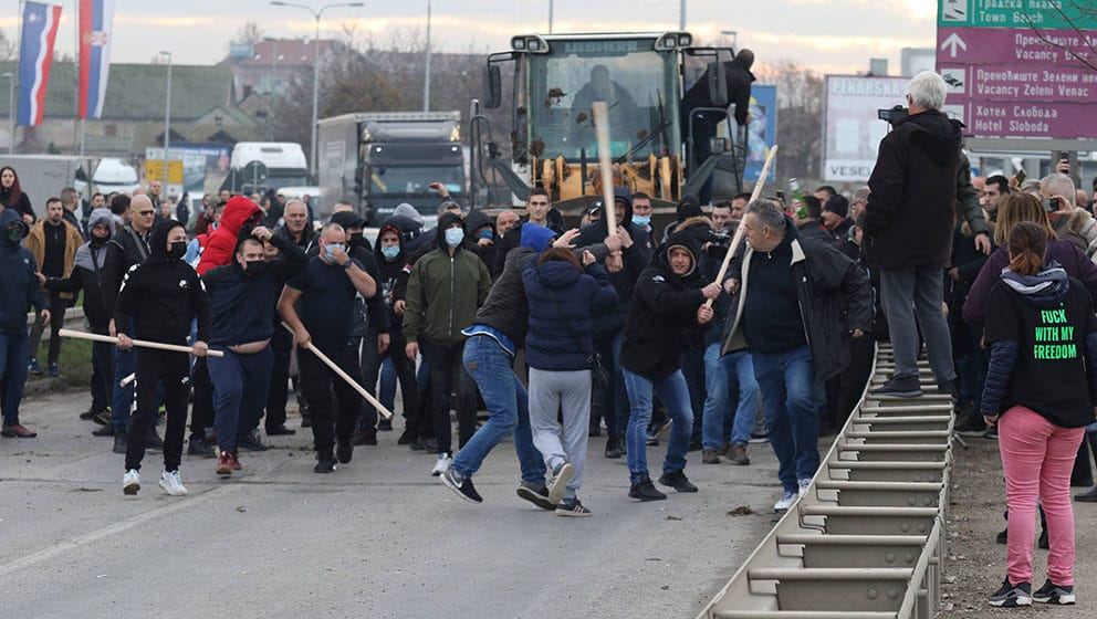 Zelenović: Bagerista koji je krenuo na učesnike protesta u Šapcu postao direktor „Infrastruktura“ 1