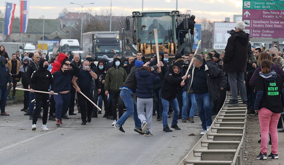 Murali zločincima, Linglong, huligani i nasilje nisu spečili otvaranje poglavlja Srbiji 4