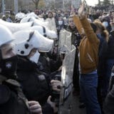 Vlast zatečena ogromnom podrškom ekološkom buntu 10