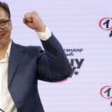 Treba li opozicija da traži ostavku Vučića sa čela SNS? 10