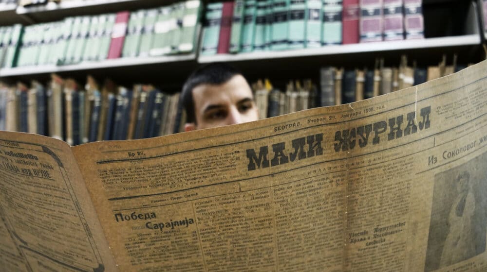 Nova moda: Haljina od ribljeg mehura i krljušti zasuta safirima 1