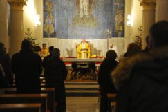 Nekoliko milijardi ljudi u svetu danas obeležilo Božić po gregorijanskom kalendaru 6