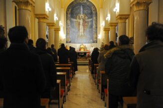 Nekoliko milijardi ljudi u svetu danas obeležilo Božić po gregorijanskom kalendaru 2