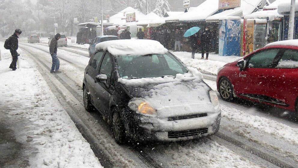 AMSS: Sneg, magla i klizavi kolovozi otežavaju vožnju, kamioni na izlazu u Horgošu čekaju šest sati 1