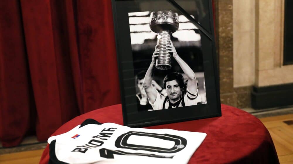 Održana komemoracija povodom smrti Momčila Moce Vukotića, sahranjen na Topčiderskom groblju 1