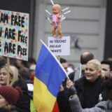 Hiljade ljudi protestuje u Briselu protiv kovid restrikcija 7