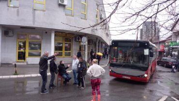 Blokada puta zbog rušenja pekare na Konjarniku, ima povređenih 8