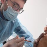 Korona virus i Italija: Muškarac uz pomoć veštačke ruke pokušao da izbegne vakcinaciju 14
