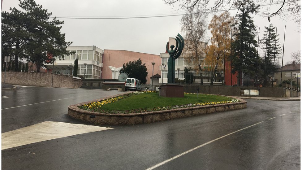 Srbija i politika: Živorad Milosavljević i 32 godine vladavine u Sopotu - „kako da pobediš Žiku, kad zna ko koliko svinja ima u štali" 4 Sopot