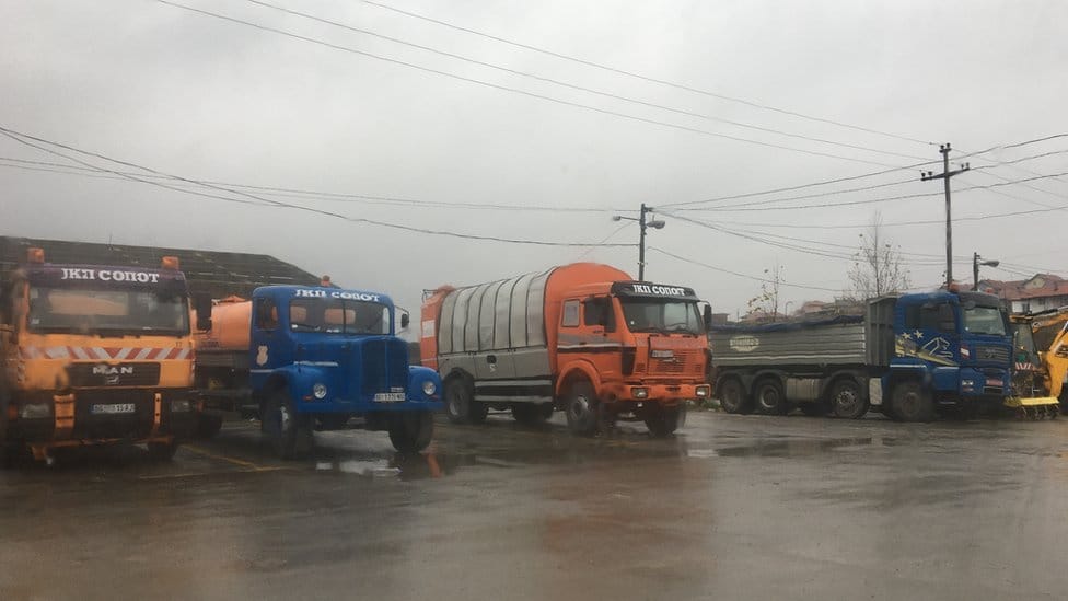 Srbija i politika: Živorad Milosavljević i 32 godine vladavine u Sopotu - „kako da pobediš Žiku, kad zna ko koliko svinja ima u štali" 5 Komunalno preduzeće u Sopotu