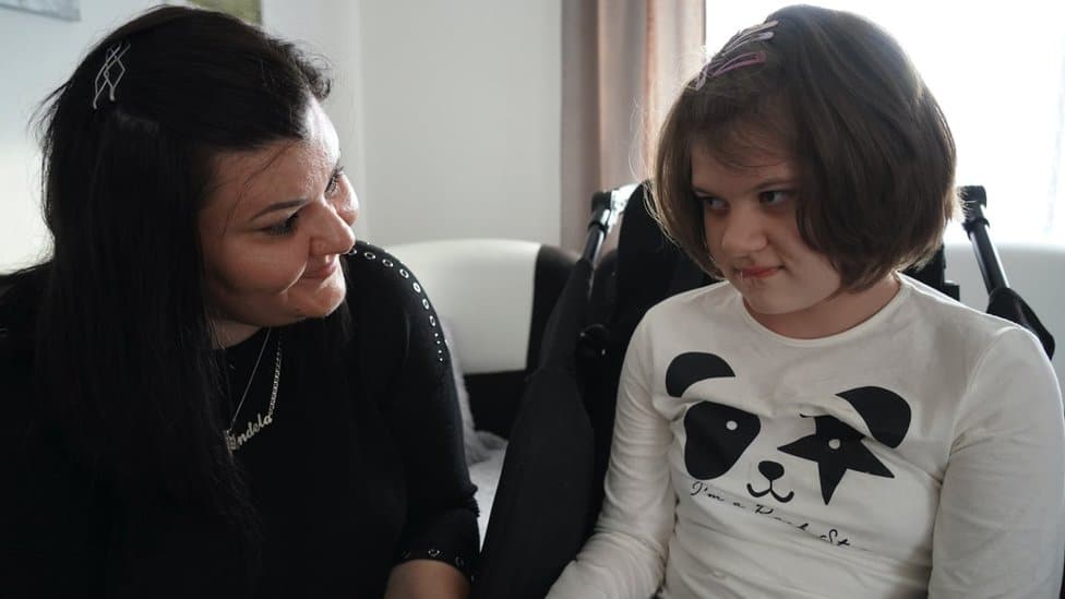 Srbija, retke bolesti i deca: „Korak napred, tri nazad" - kako izgleda život sa dijagnozom retke bolesti u Srbiji 1 Suzana i Anđela